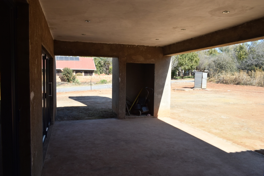 5 Bedroom Property for Sale in Olifantsnek North West